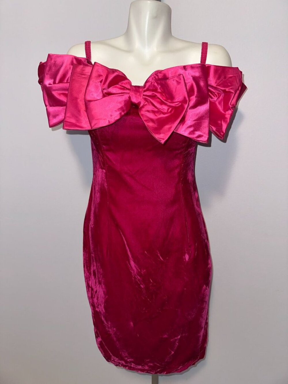 Vintage 1980s Roberta Hot Pink Velvet Satin Giant Bow Prom Party Dress Size 7/8 - Picture 2 of 6